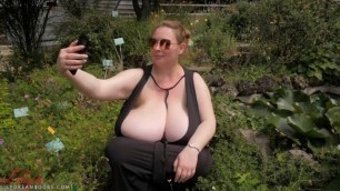 Candid Busty BBW taking Selfies Lilydreamboobs