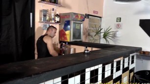 TesteDeFudelidade - Soraya Carioca Barman fode cliente